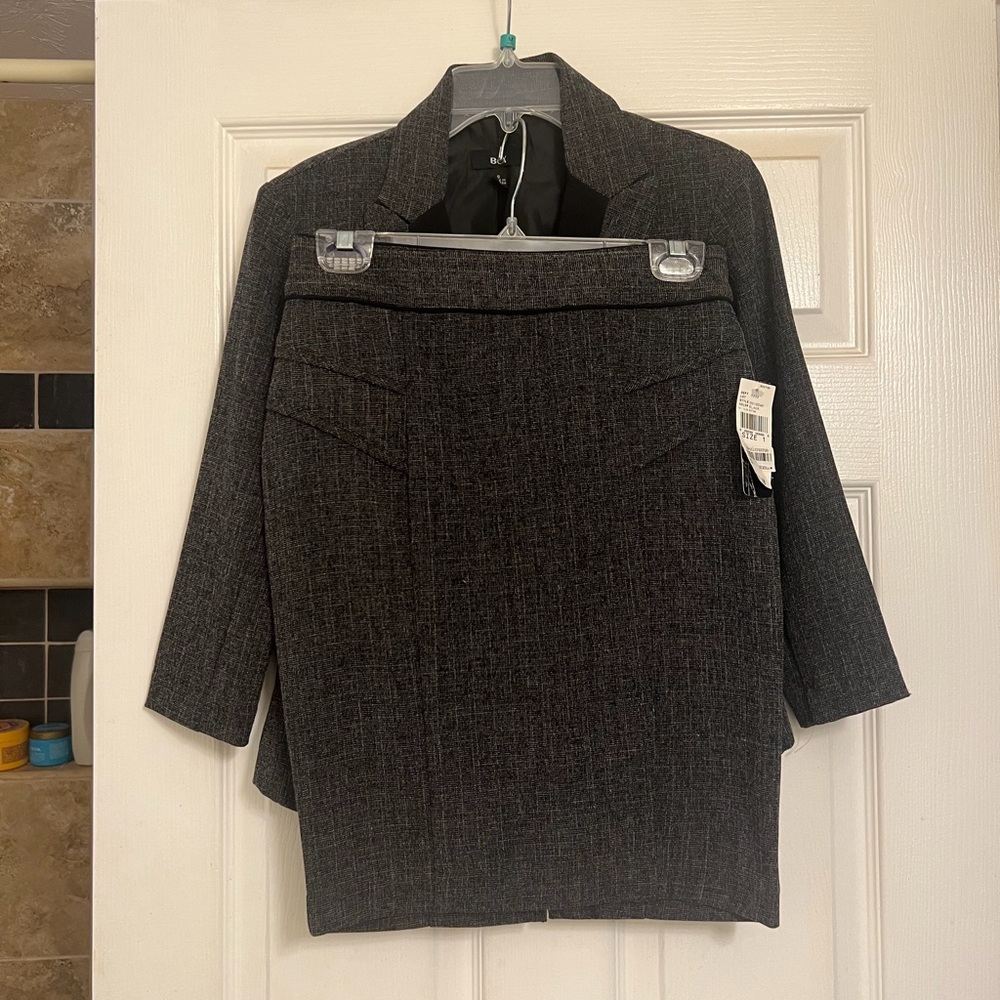BCX Women's Gray Blazer and Skirt Set